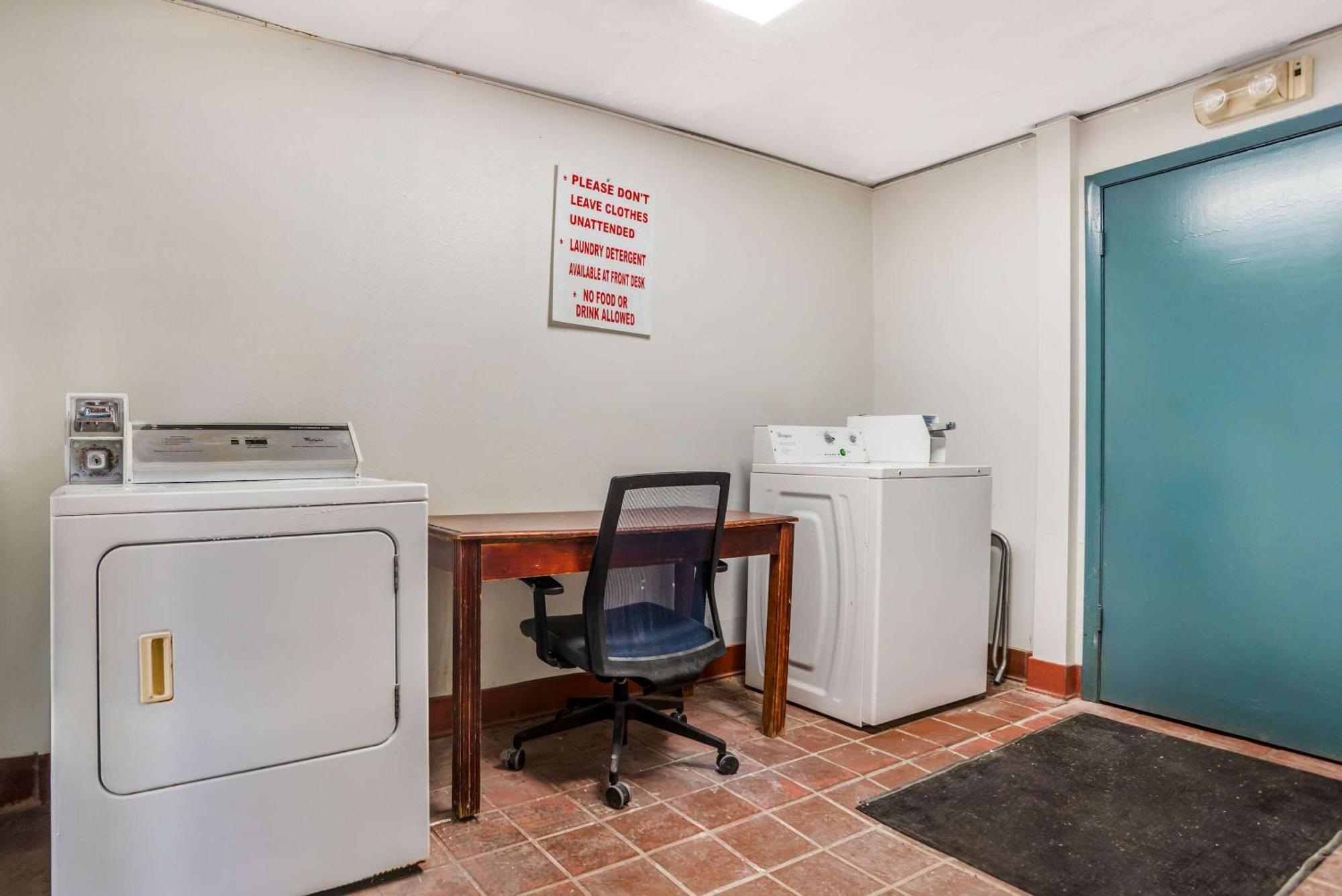 Econo Lodge Inn & Suites Philadelphia Dış mekan fotoğraf