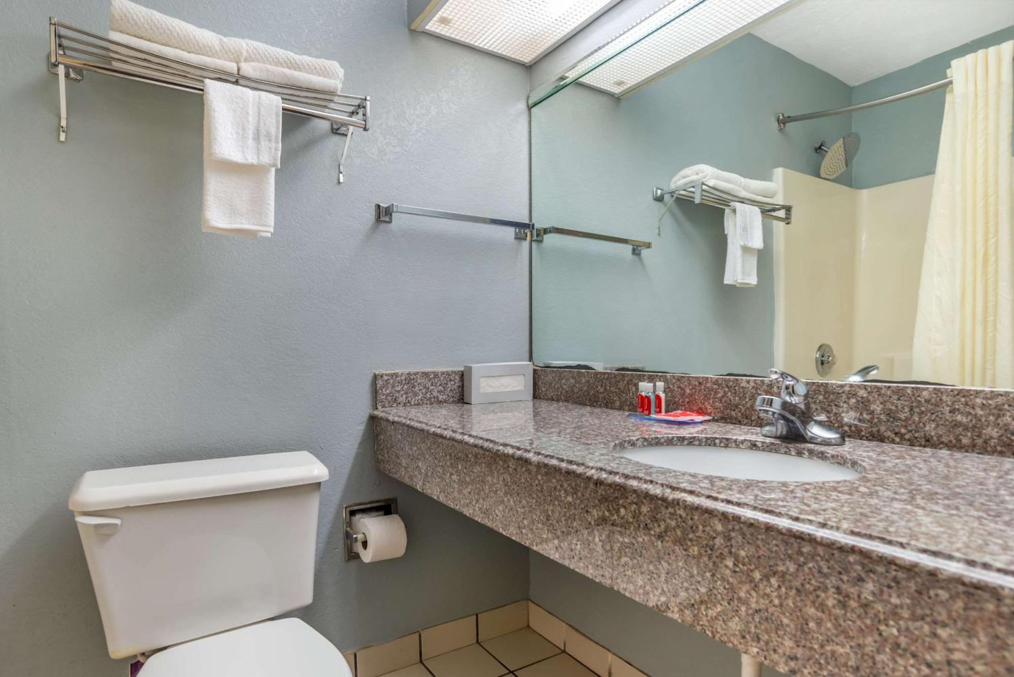 Econo Lodge Inn & Suites Philadelphia Dış mekan fotoğraf